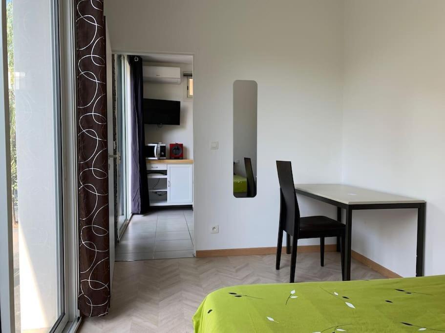 T2 Dans Plain-pied Avec Parking Prive Appartement