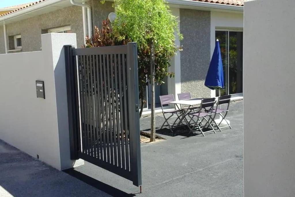T2 Dans Plain-pied Avec Parking Prive